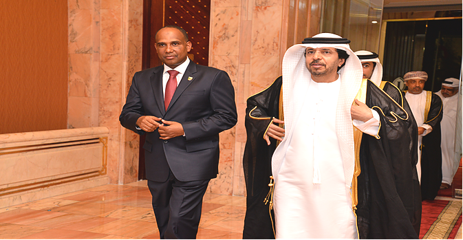 Balozi wa Tanzania katika Umoja wa Falme za Kiarabu,Mhe. Mbarouk Nassor Mbarouk (kushoto) akimpokea mgeni rasmi wa sherehe za maadhimisho ya miaka 50 ya Muungano Tanzania, Mheshimiwa Dr. Hadef Jawa’n Al Dhaheri, Waziri wa Sheria wa UAE,katika hafla iliy